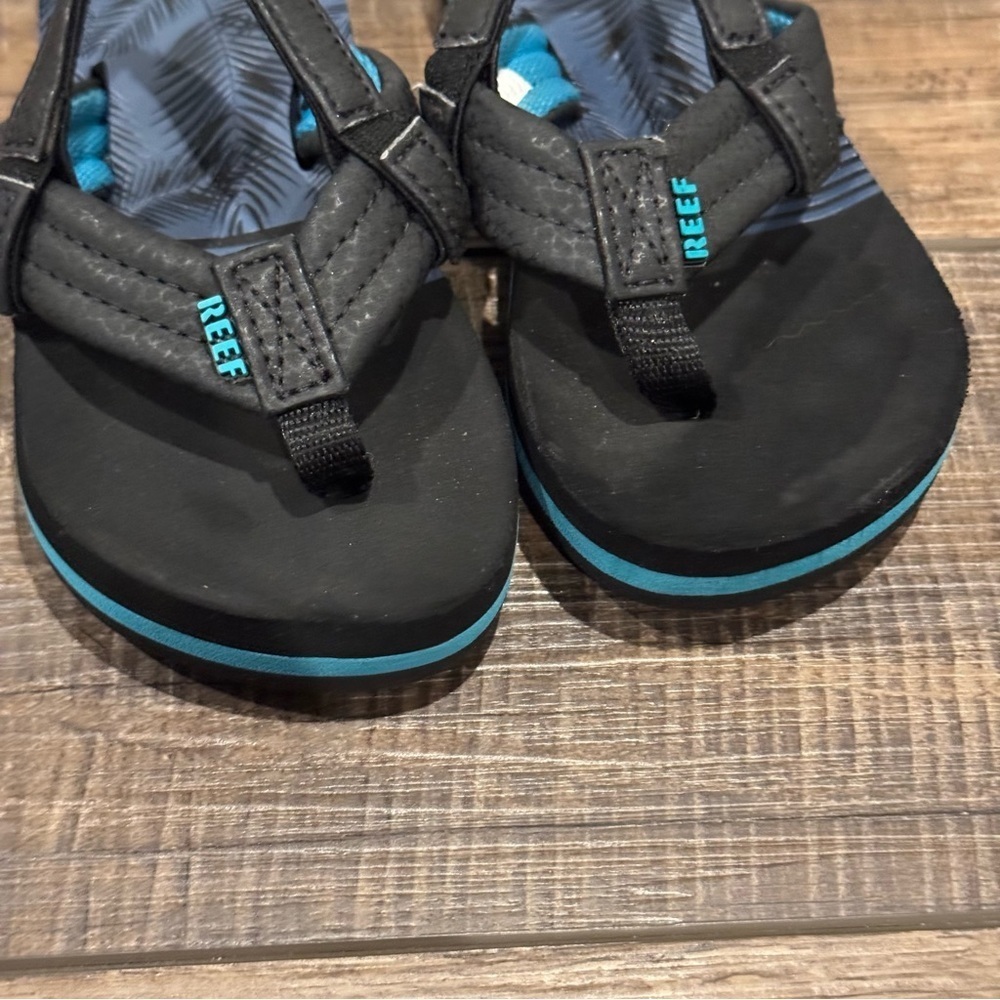 Reef Little Ahi Flip Flops Sandals Toddler Size 7/8 Heel Strap Black Blue - Picture 8 of 10